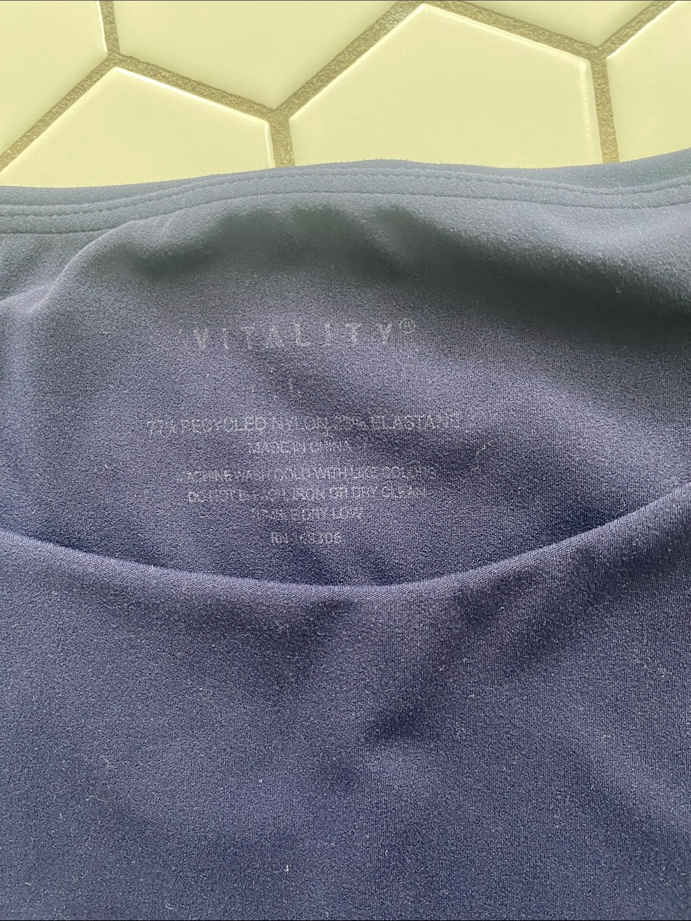 VITALITY Cloud II set: leggings, tee, sports bra - Picture 3 of 11
